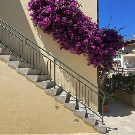 Bed & Breakfast L'albero Di Melograno 3*